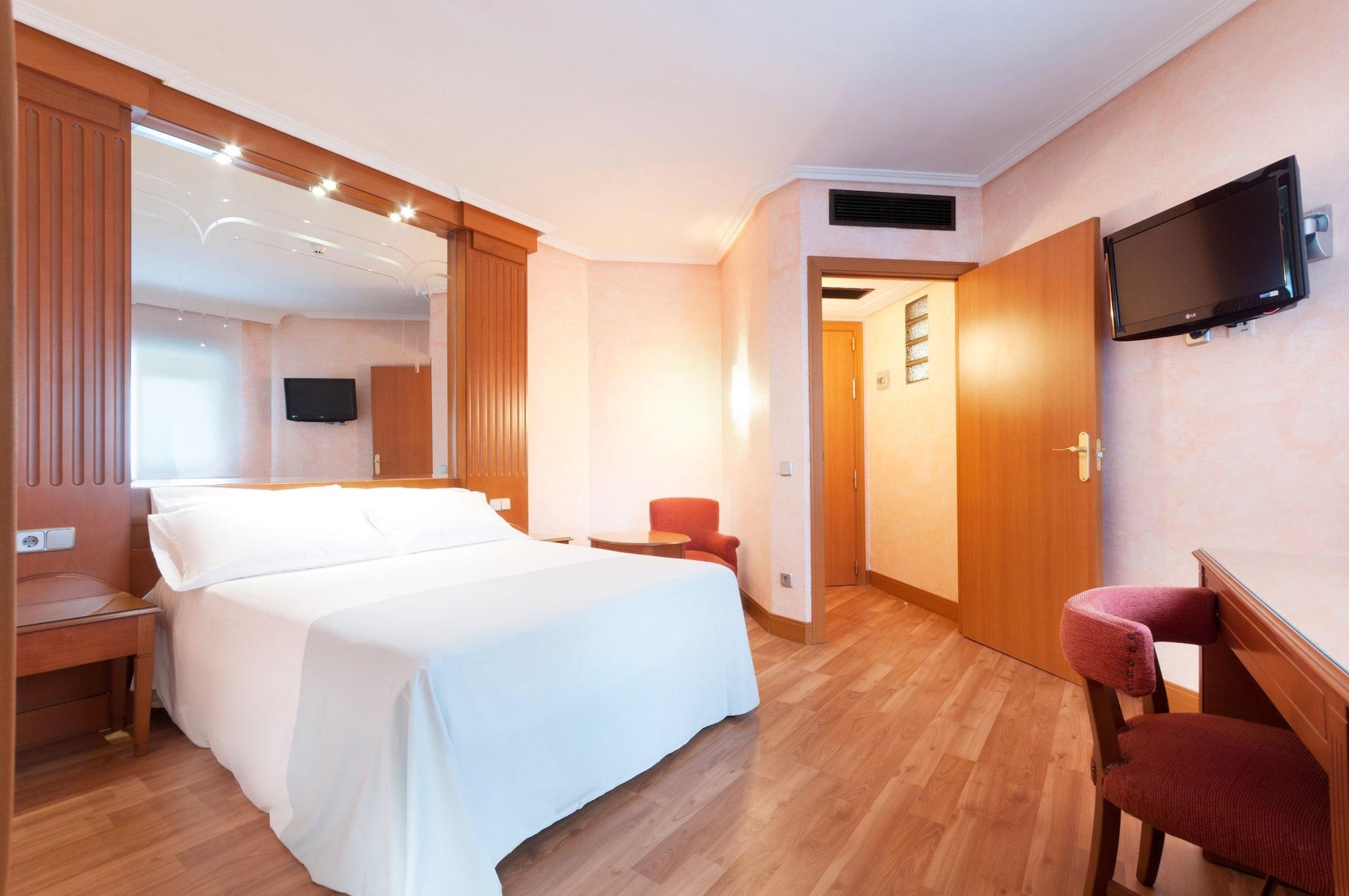 โรงแรมมาดริด-เคตาเฟ โลสอังเคเลส เกตาเฟ ภายนอก รูปภาพ