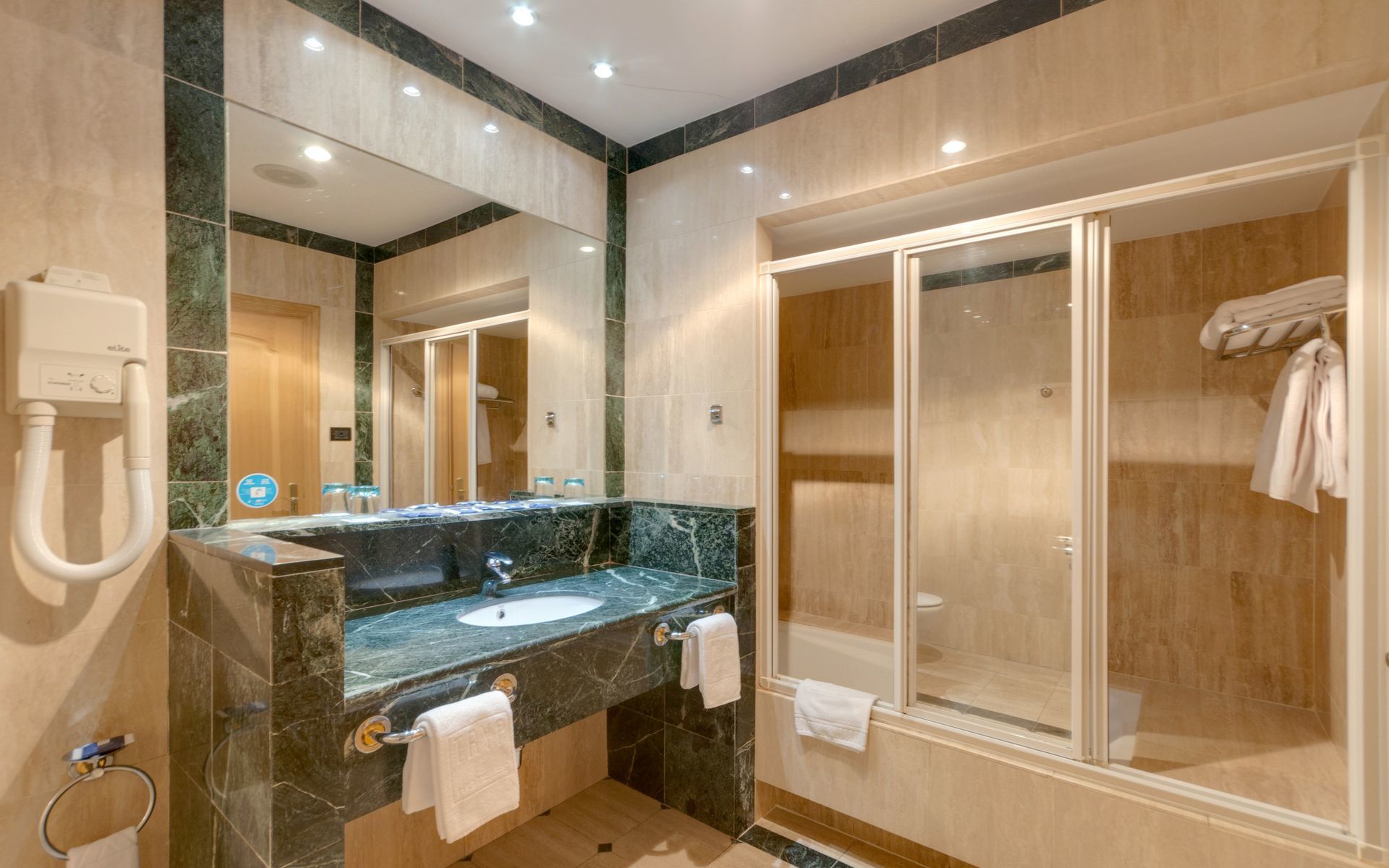 โรงแรมมาดริด-เคตาเฟ โลสอังเคเลส เกตาเฟ ห้อง รูปภาพ