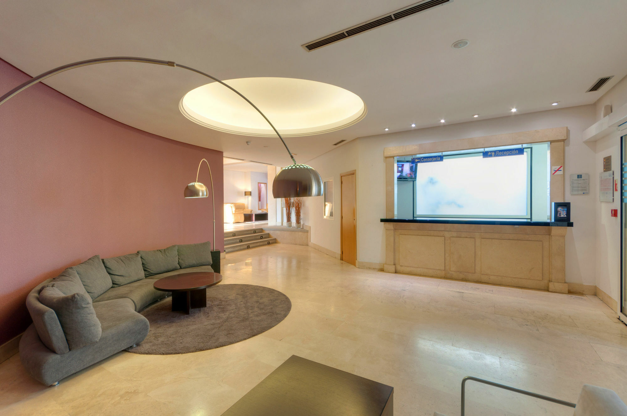โรงแรมมาดริด-เคตาเฟ โลสอังเคเลส เกตาเฟ ภายนอก รูปภาพ